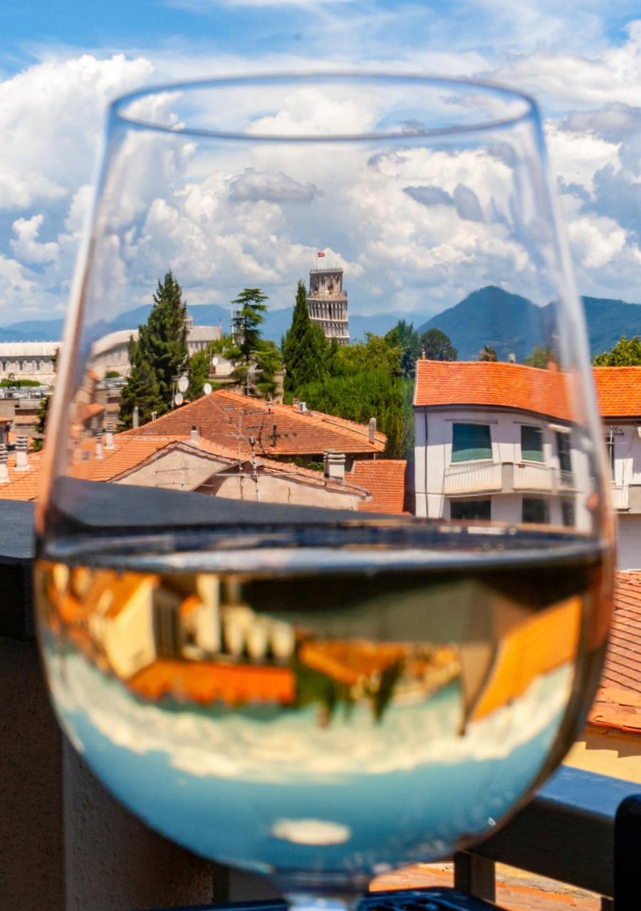 Tower View Luxury Apartment On The River ピサ エクステリア 写真