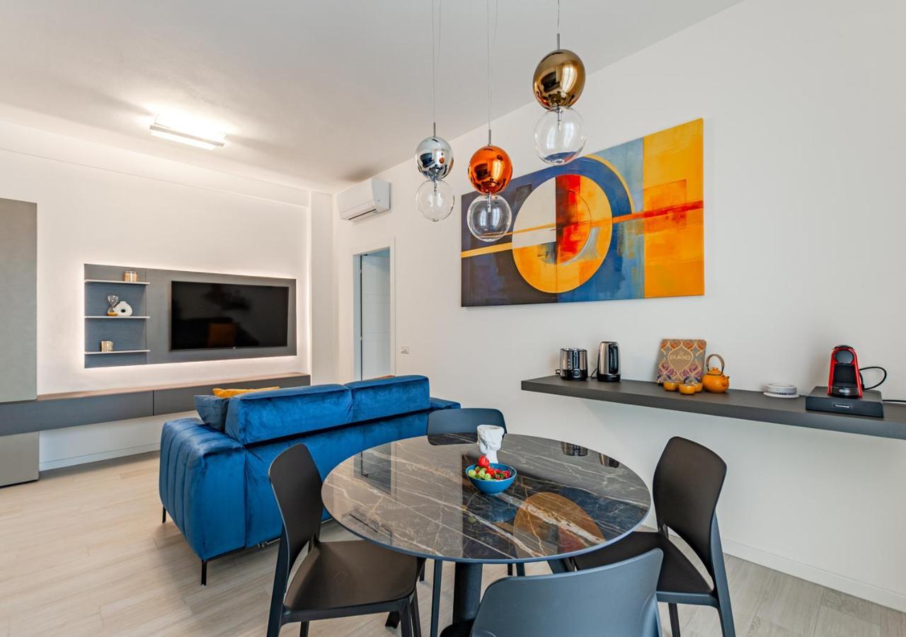 Tower View Luxury Apartment On The River ピサ エクステリア 写真