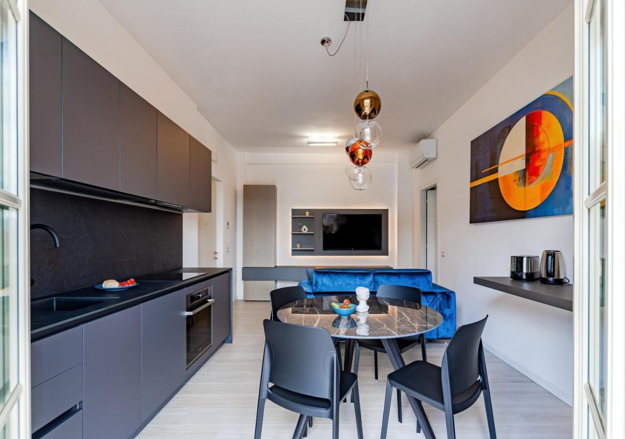 Tower View Luxury Apartment On The River ピサ エクステリア 写真