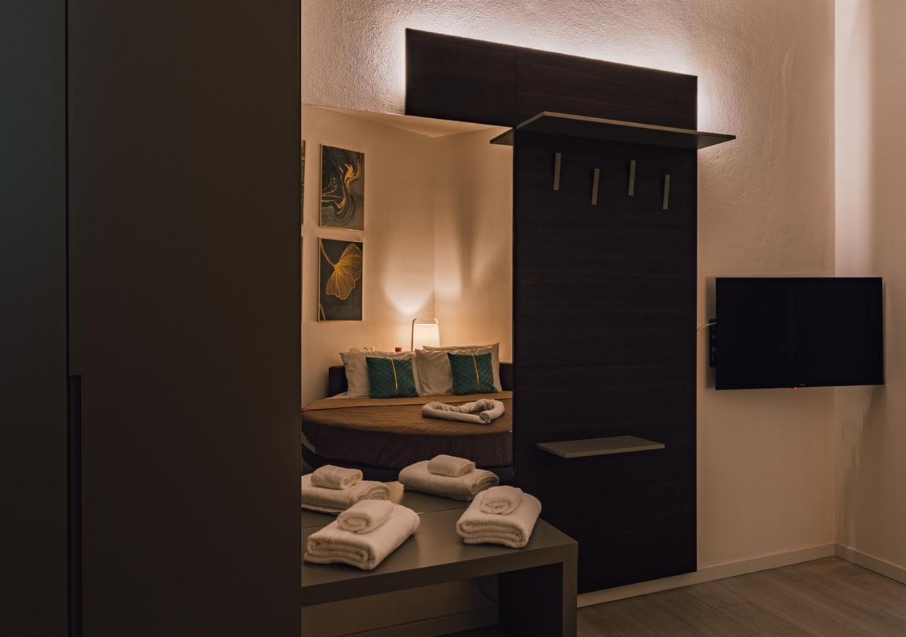 Tower View Luxury Apartment On The River ピサ エクステリア 写真